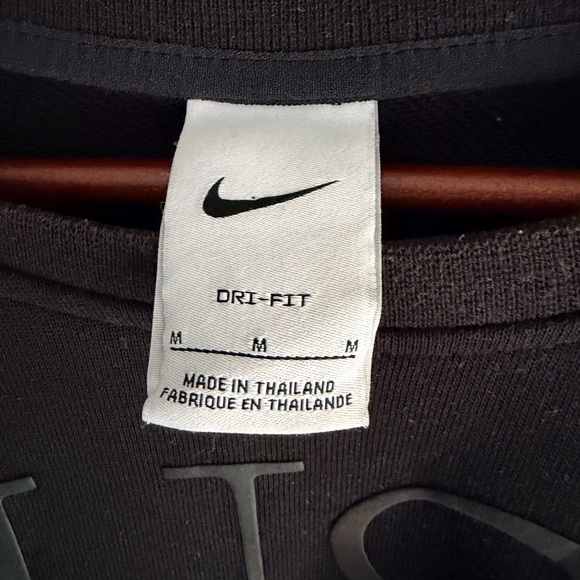 Nike Women's Black 'Just Do It' Sweatshirt - Picture 4 of 6